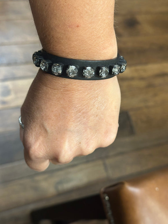 Tova Smut Nyon Cuff