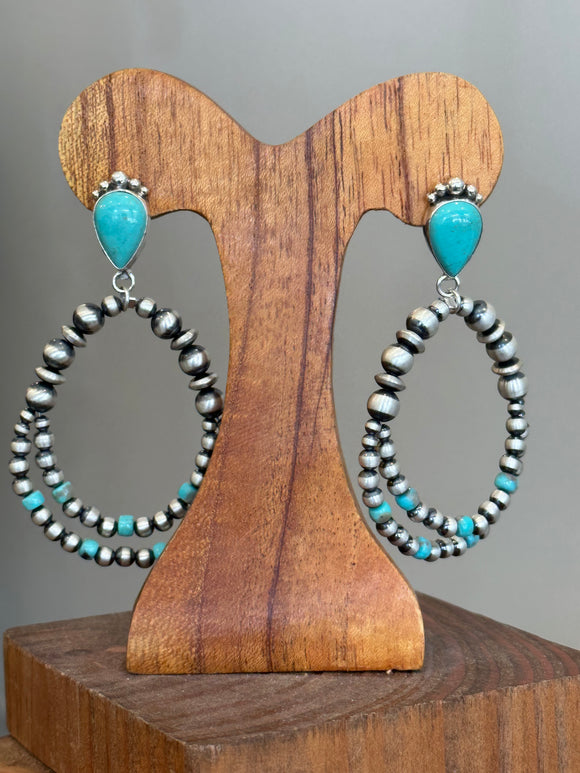 Turquoise dangle beaded earring